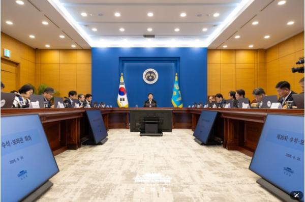 이재명 대통령 '수도권 일극체제 극복 위해 전략 산업 다극화 필수'